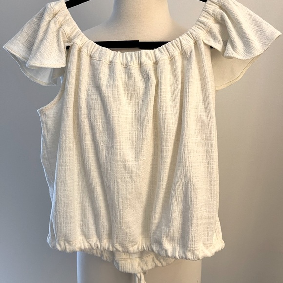 Madewell top with flutter sleeves. Size L - Picture 5 of 5